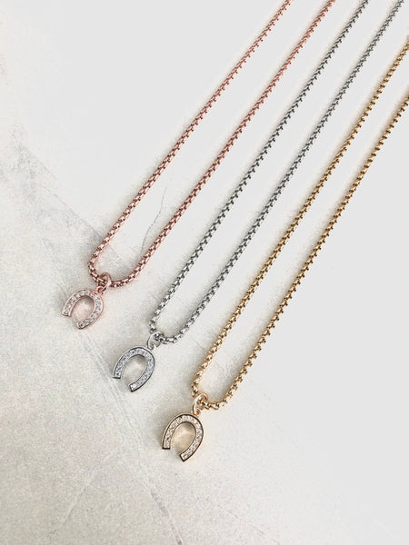 PAVÉ MINI PENDANT NECKLACE - HORSESHOE