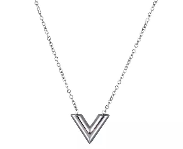 VERITAS NECKLACE